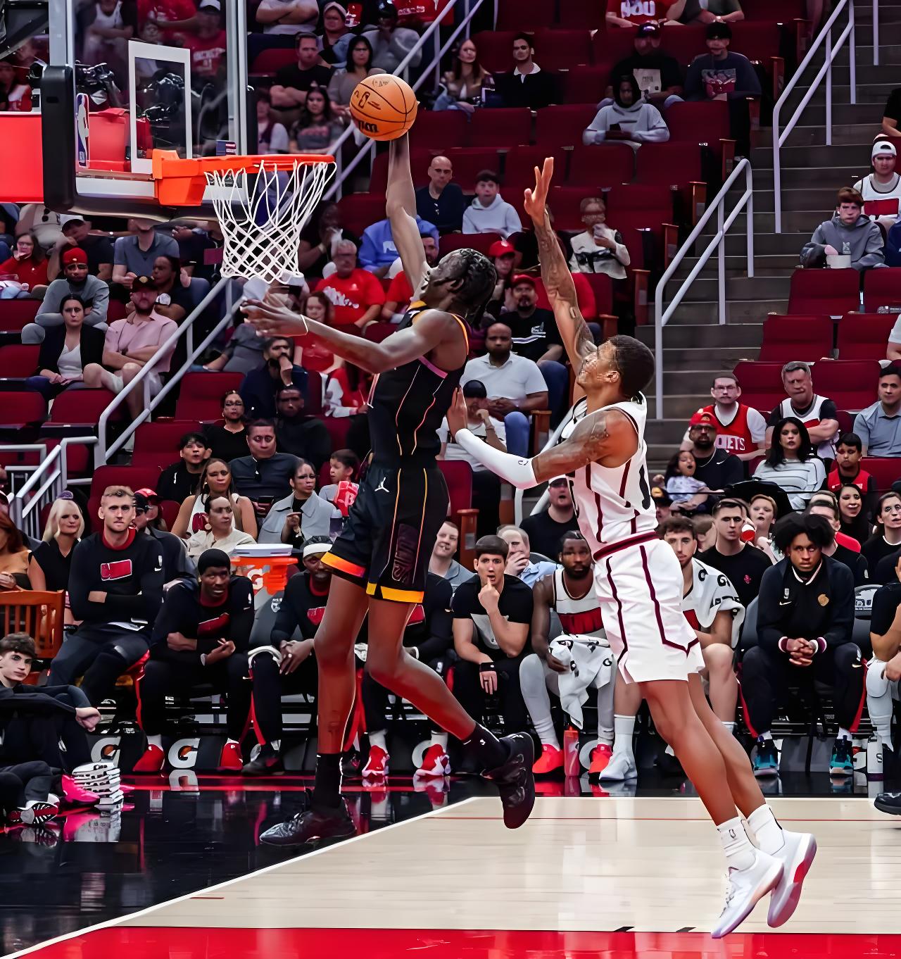 问鼎国际-休斯敦火箭发布备战花絮，今晨完成体检，欧超杯任务艰巨，身体对抗强度拉满(欧超杯皇马vs亚特兰大)