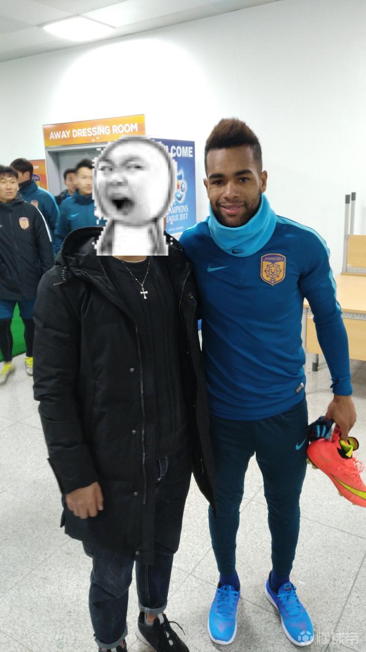 门兴格拉德巴赫内部会议纪要流出：赛前手感冰凉，亚冠使命明确，更衣室氛围转暖(美因茨vs门兴格拉德巴赫)