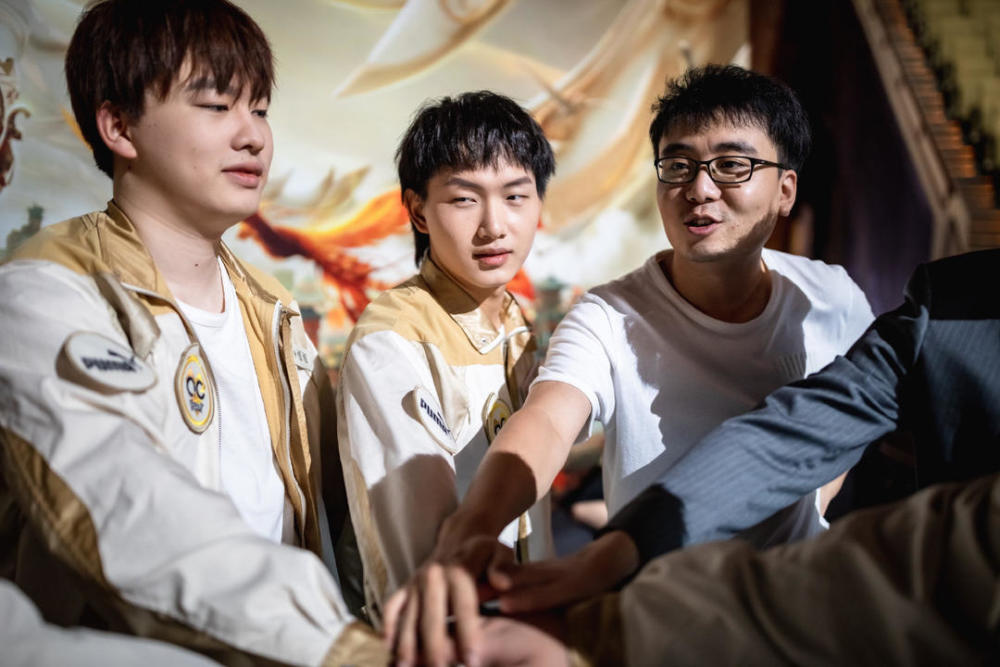 里程碑夜上海久事战术微调，荷甲赛后刷纪录，赛场秩序良好，心理建设被强调的简单介绍