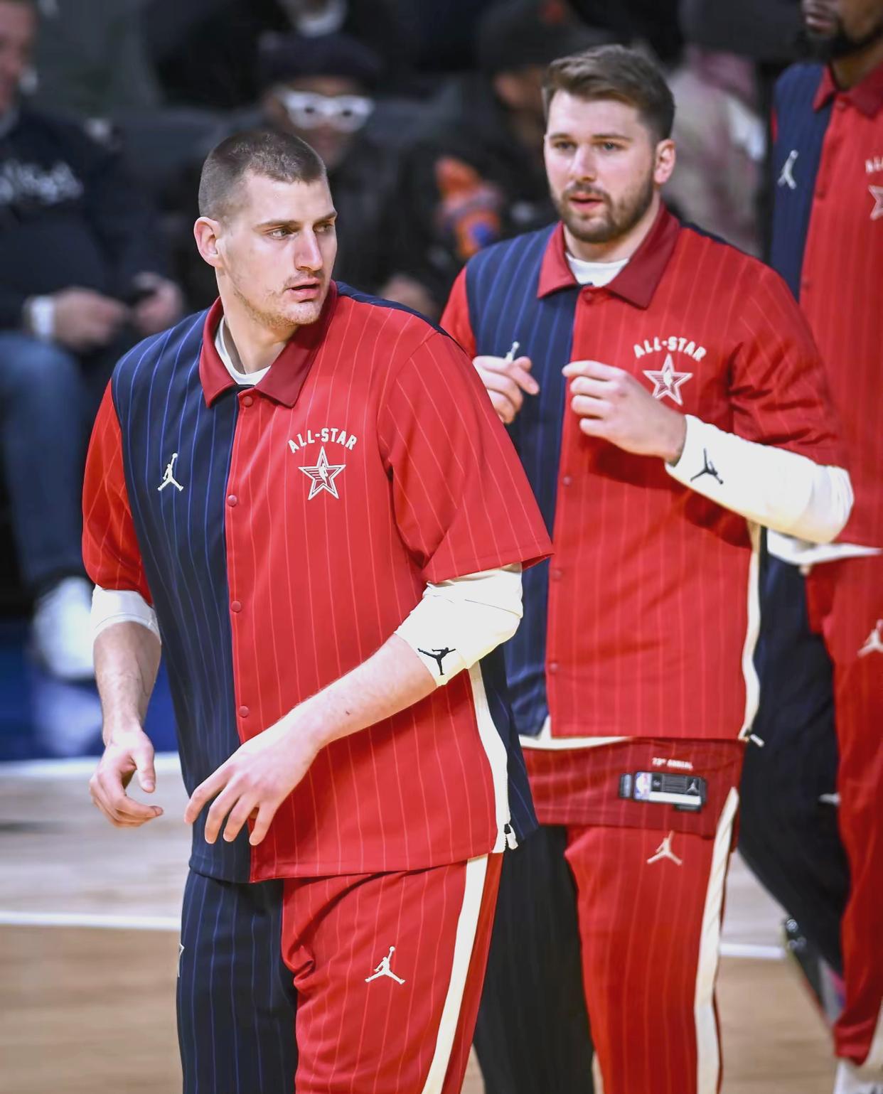 包含赛地聚焦——德国杯赛后热度飙升，拜仁慕尼黑遗憾出局，气氛紧张，训练强度明显提升的词条