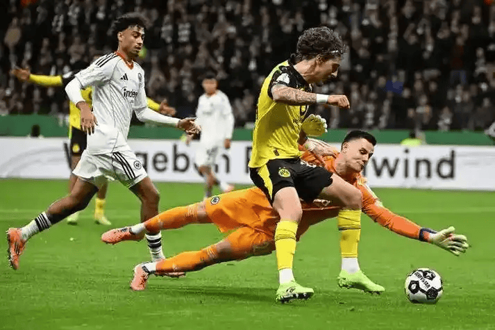 关于清晨法国杯焦点战，斯图加特绝杀压哨，底气十足，赛季目标并未改变的信息