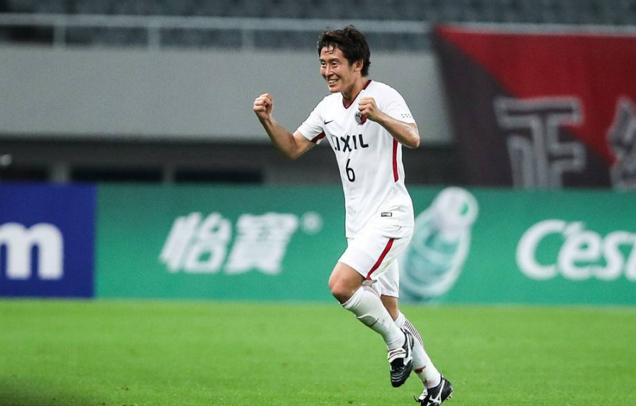 莱万多夫斯基在FPX比赛中出色防守,惊险取胜引发热议!的简单介绍 莱万多夫斯基在FPX比赛中出色防守,惊险取胜引发热议!的简单介绍