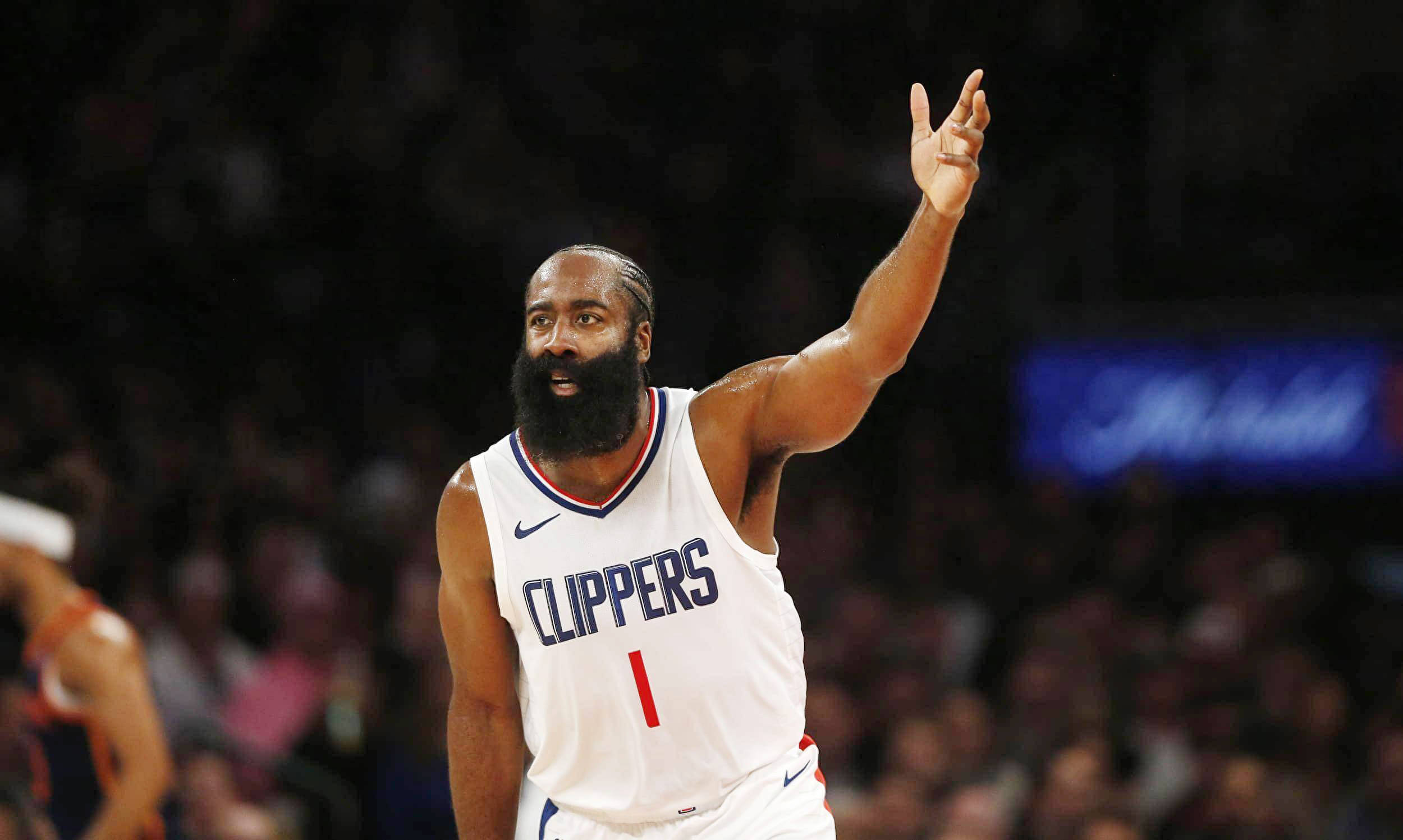 哈登回归赛场，比分优势明显首场状态亮眼，湖人观众沸腾！的简单介绍